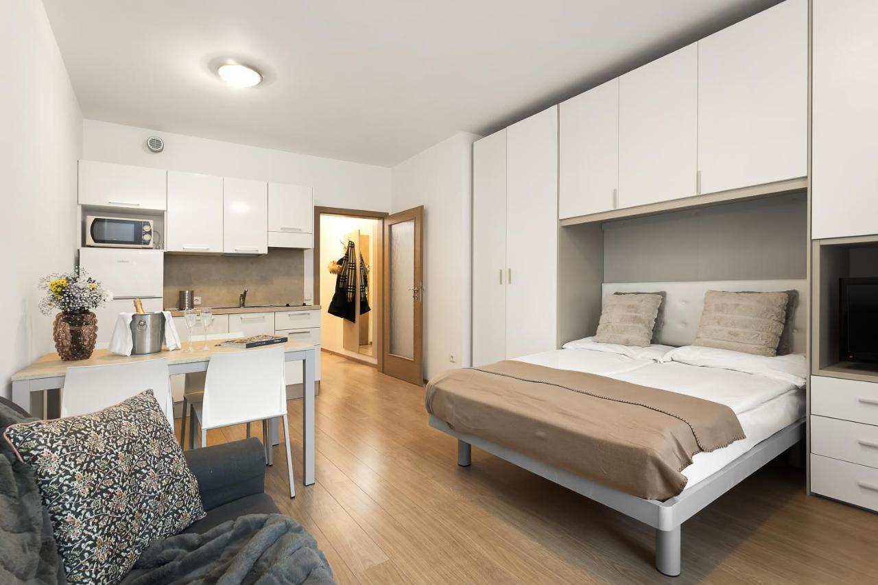 Prague City Residence מלון דירות